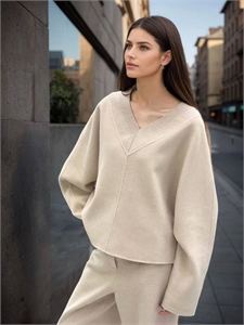 {{productViewItem.photos[photoViewList.activeNavIndex].Alt || productViewItem.photos[photoViewList.activeNavIndex].Description || 'Свитер LORO PIANA'}}