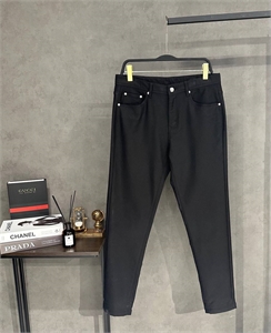 {{productViewItem.photos[photoViewList.activeNavIndex].Alt || productViewItem.photos[photoViewList.activeNavIndex].Description || 'Джинсы BC'}}