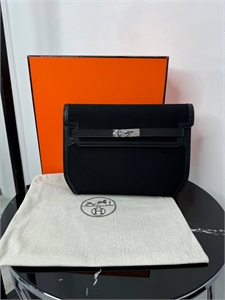 {{productViewItem.photos[photoViewList.activeNavIndex].Alt || productViewItem.photos[photoViewList.activeNavIndex].Description || 'Сумка HERMES'}}