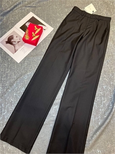 {{productViewItem.photos[photoViewList.activeNavIndex].Alt || productViewItem.photos[photoViewList.activeNavIndex].Description || 'Брюки Schiaparelli'}}