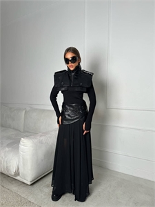 {{productViewItem.photos[photoViewList.activeNavIndex].Alt || productViewItem.photos[photoViewList.activeNavIndex].Description || 'Костюм'}}