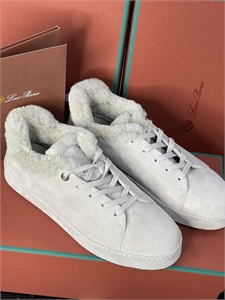 {{productViewItem.photos[photoViewList.activeNavIndex].Alt || productViewItem.photos[photoViewList.activeNavIndex].Description || 'Кеды LORO PIANA'}}