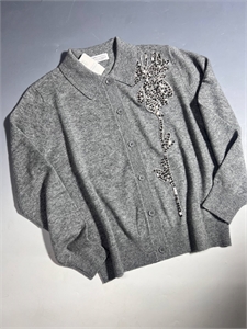 {{productViewItem.photos[photoViewList.activeNavIndex].Alt || productViewItem.photos[photoViewList.activeNavIndex].Description || 'Кофта BRUNELLO CUCINELLI'}}