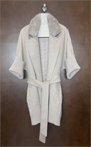 {{productViewItem.photos[photoViewList.activeNavIndex].Alt || productViewItem.photos[photoViewList.activeNavIndex].Description || 'Пальто LORO PIANA'}}