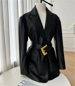 {{productViewItem.photos[photoViewList.activeNavIndex].Alt || productViewItem.photos[photoViewList.activeNavIndex].Description || 'Пиджак  BALENCIAGA'}}