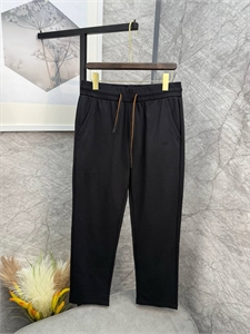 {{productViewItem.photos[photoViewList.activeNavIndex].Alt || productViewItem.photos[photoViewList.activeNavIndex].Description || 'Брюки LP'}}