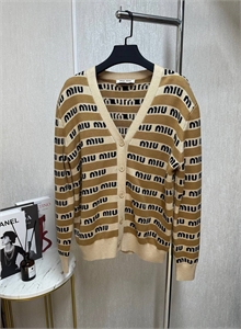 {{productViewItem.photos[photoViewList.activeNavIndex].Alt || productViewItem.photos[photoViewList.activeNavIndex].Description || 'Кардиган MIU MIU'}}