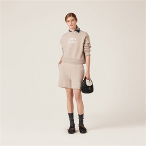 {{productViewItem.photos[photoViewList.activeNavIndex].Alt || productViewItem.photos[photoViewList.activeNavIndex].Description || 'Костюм MIU MIU'}}