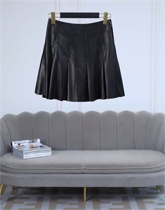 {{productViewItem.photos[photoViewList.activeNavIndex].Alt || productViewItem.photos[photoViewList.activeNavIndex].Description || 'Юбка MIU MIU'}}