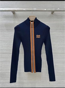 {{productViewItem.photos[photoViewList.activeNavIndex].Alt || productViewItem.photos[photoViewList.activeNavIndex].Description || 'Кофта MIU MIU'}}