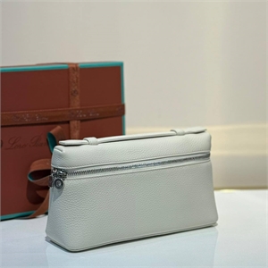 {{productViewItem.photos[photoViewList.activeNavIndex].Alt || productViewItem.photos[photoViewList.activeNavIndex].Description || 'Сумка LORO PIANA'}}