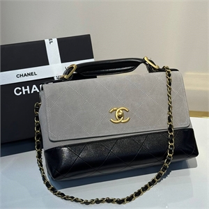 {{productViewItem.photos[photoViewList.activeNavIndex].Alt || productViewItem.photos[photoViewList.activeNavIndex].Description || 'Сумка CHANEL'}}