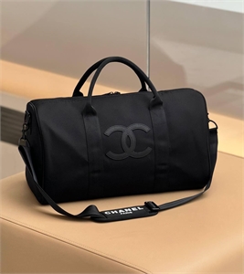 {{productViewItem.photos[photoViewList.activeNavIndex].Alt || productViewItem.photos[photoViewList.activeNavIndex].Description || 'Дорожная сумка CHANEL'}}