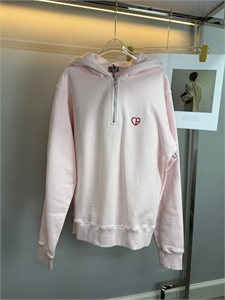 {{productViewItem.photos[photoViewList.activeNavIndex].Alt || productViewItem.photos[photoViewList.activeNavIndex].Description || 'Худи DIOR'}}