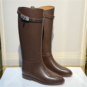 {{productViewItem.photos[photoViewList.activeNavIndex].Alt || productViewItem.photos[photoViewList.activeNavIndex].Description || 'Сапоги HERMES'}}