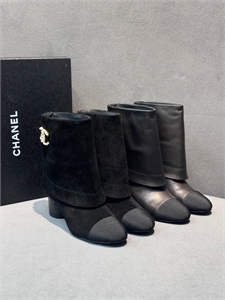 {{productViewItem.photos[photoViewList.activeNavIndex].Alt || productViewItem.photos[photoViewList.activeNavIndex].Description || 'Сапоги CHANEL'}}