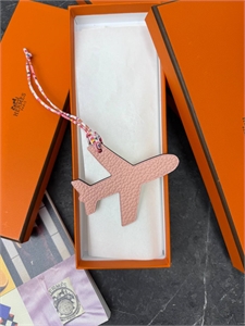 {{productViewItem.photos[photoViewList.activeNavIndex].Alt || productViewItem.photos[photoViewList.activeNavIndex].Description || 'Брелок HERMES'}}