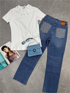 {{productViewItem.photos[photoViewList.activeNavIndex].Alt || productViewItem.photos[photoViewList.activeNavIndex].Description || 'Сумка BVLGARI'}}