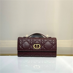 {{productViewItem.photos[photoViewList.activeNavIndex].Alt || productViewItem.photos[photoViewList.activeNavIndex].Description || 'Клатч DIOR'}}