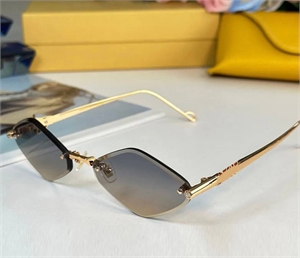 {{productViewItem.photos[photoViewList.activeNavIndex].Alt || productViewItem.photos[photoViewList.activeNavIndex].Description || 'Очки LOEWE'}}