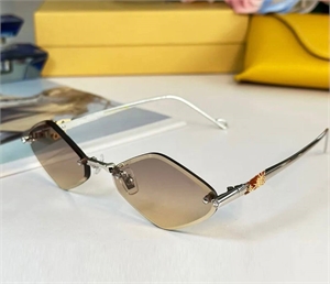 {{productViewItem.photos[photoViewList.activeNavIndex].Alt || productViewItem.photos[photoViewList.activeNavIndex].Description || 'Очки LOEWE'}}