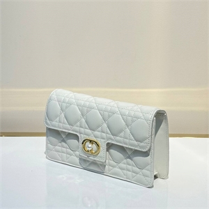 {{productViewItem.photos[photoViewList.activeNavIndex].Alt || productViewItem.photos[photoViewList.activeNavIndex].Description || 'Сумка DIOR'}}