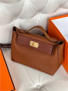 {{productViewItem.photos[photoViewList.activeNavIndex].Alt || productViewItem.photos[photoViewList.activeNavIndex].Description || 'Сумка HERMES'}}