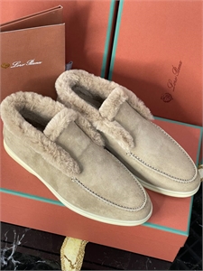 {{productViewItem.photos[photoViewList.activeNavIndex].Alt || productViewItem.photos[photoViewList.activeNavIndex].Description || 'Лоферы LORO PIANA На меху'}}