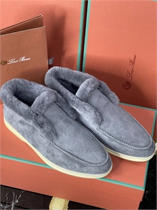 {{productViewItem.photos[photoViewList.activeNavIndex].Alt || productViewItem.photos[photoViewList.activeNavIndex].Description || 'Лоферы LORO PIANA На меху'}}