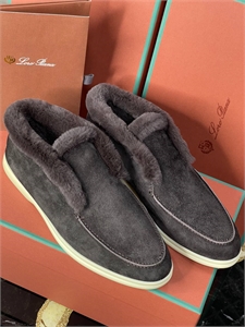 {{productViewItem.photos[photoViewList.activeNavIndex].Alt || productViewItem.photos[photoViewList.activeNavIndex].Description || 'Лоферы LORO PIANA На меху'}}