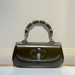 {{productViewItem.photos[photoViewList.activeNavIndex].Alt || productViewItem.photos[photoViewList.activeNavIndex].Description || 'Сумка GUCCI'}}