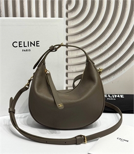 {{productViewItem.photos[photoViewList.activeNavIndex].Alt || productViewItem.photos[photoViewList.activeNavIndex].Description || 'Сумка CELINE'}}