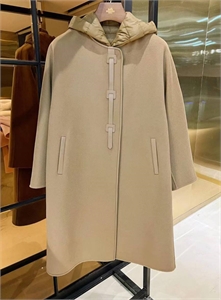 {{productViewItem.photos[photoViewList.activeNavIndex].Alt || productViewItem.photos[photoViewList.activeNavIndex].Description || 'Пальто HERMES Кашемир'}}