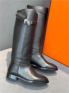 {{productViewItem.photos[photoViewList.activeNavIndex].Alt || productViewItem.photos[photoViewList.activeNavIndex].Description || 'Сапоги HERMES'}}