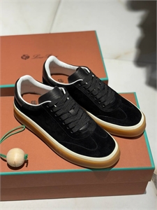 {{productViewItem.photos[photoViewList.activeNavIndex].Alt || productViewItem.photos[photoViewList.activeNavIndex].Description || 'Кеды LORO PIANA'}}