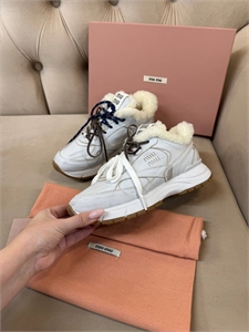 {{productViewItem.photos[photoViewList.activeNavIndex].Alt || productViewItem.photos[photoViewList.activeNavIndex].Description || 'Кроссовки MIU MIU'}}