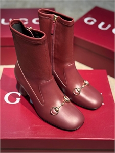 {{productViewItem.photos[photoViewList.activeNavIndex].Alt || productViewItem.photos[photoViewList.activeNavIndex].Description || 'Ботильоны GUCCI'}}