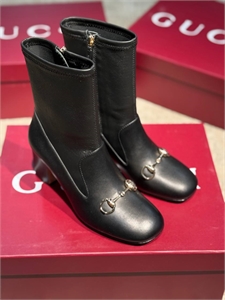 {{productViewItem.photos[photoViewList.activeNavIndex].Alt || productViewItem.photos[photoViewList.activeNavIndex].Description || 'Ботильоны GUCCI'}}