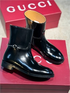 {{productViewItem.photos[photoViewList.activeNavIndex].Alt || productViewItem.photos[photoViewList.activeNavIndex].Description || 'Ботильоны GUCCI'}}