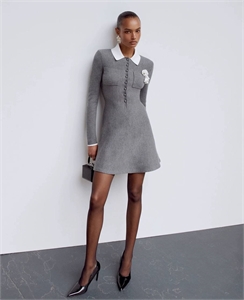 {{productViewItem.photos[photoViewList.activeNavIndex].Alt || productViewItem.photos[photoViewList.activeNavIndex].Description || 'Платье SELF - PORTRAIT'}}