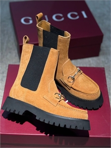 {{productViewItem.photos[photoViewList.activeNavIndex].Alt || productViewItem.photos[photoViewList.activeNavIndex].Description || 'Сапоги GUCCI'}}