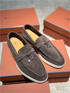 {{productViewItem.photos[photoViewList.activeNavIndex].Alt || productViewItem.photos[photoViewList.activeNavIndex].Description || 'Лоферы LORO PIANA'}}