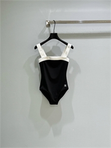 {{productViewItem.photos[photoViewList.activeNavIndex].Alt || productViewItem.photos[photoViewList.activeNavIndex].Description || 'Купальник CHANEL'}}