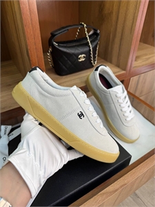 {{productViewItem.photos[photoViewList.activeNavIndex].Alt || productViewItem.photos[photoViewList.activeNavIndex].Description || 'Кеды CHANEL'}}
