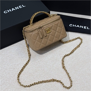 {{productViewItem.photos[photoViewList.activeNavIndex].Alt || productViewItem.photos[photoViewList.activeNavIndex].Description || 'Сумка CHANEL'}}