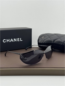 {{productViewItem.photos[photoViewList.activeNavIndex].Alt || productViewItem.photos[photoViewList.activeNavIndex].Description || 'Очки CHANEL'}}