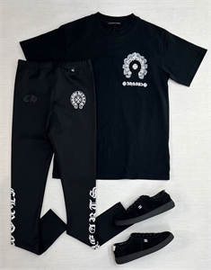 {{productViewItem.photos[photoViewList.activeNavIndex].Alt || productViewItem.photos[photoViewList.activeNavIndex].Description || 'Лосины CHROME HEARTS'}}