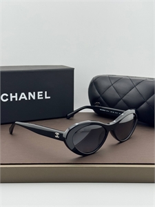 {{productViewItem.photos[photoViewList.activeNavIndex].Alt || productViewItem.photos[photoViewList.activeNavIndex].Description || 'Очки CHANEL'}}