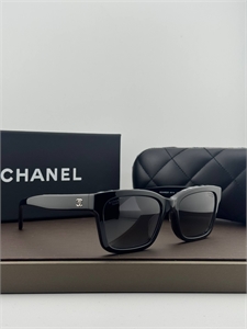 {{productViewItem.photos[photoViewList.activeNavIndex].Alt || productViewItem.photos[photoViewList.activeNavIndex].Description || 'Очки CHANEL'}}