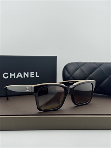 {{productViewItem.photos[photoViewList.activeNavIndex].Alt || productViewItem.photos[photoViewList.activeNavIndex].Description || 'Очки CHANEL'}}